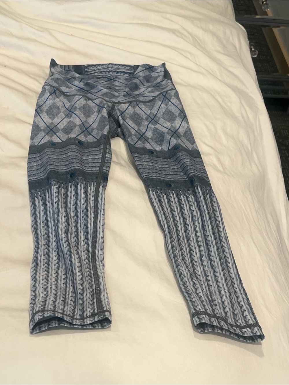 Women’s Niyama Sol Gray/blue pattern Leggings -size XS new